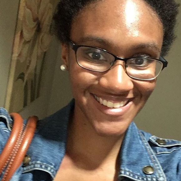 Meet your Posher, Nadia - Picture 1 of 1